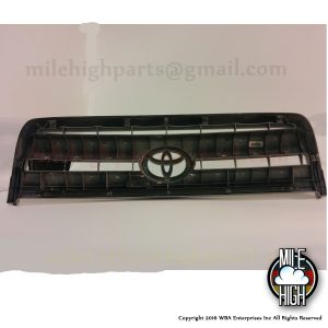 00 01 02 03 04 05 06 Toyota Tundra Hood Grill w/Emblem Used