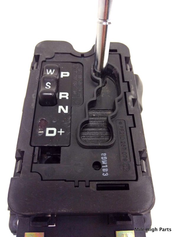 00 - 03 Mercedes Benz W210 E-Class Shifter Assembly 210267075 - Image 2