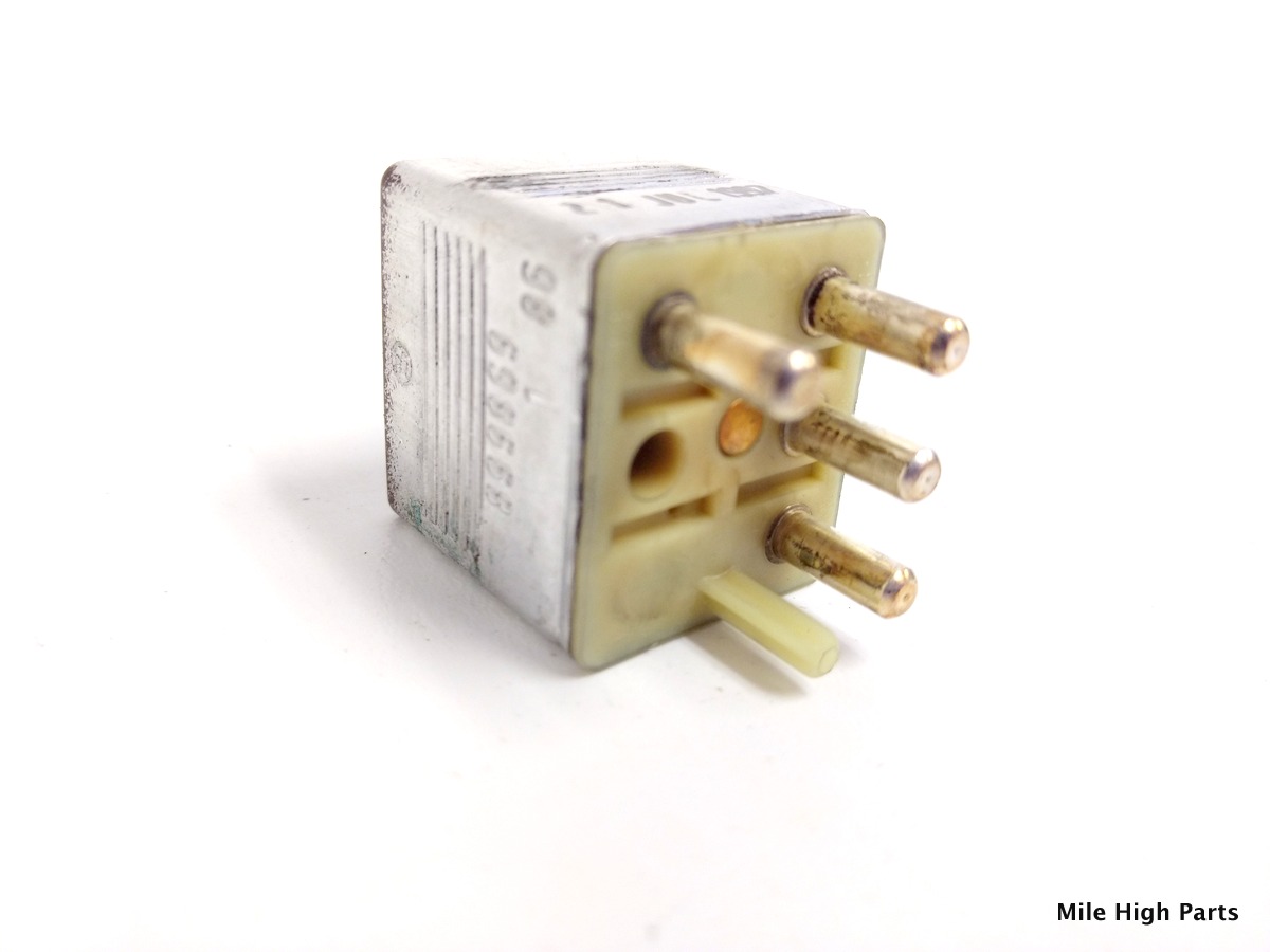 Mercedes W140 300SE S Class 500SEL CL600 Fuel Pump Relay 0015428319