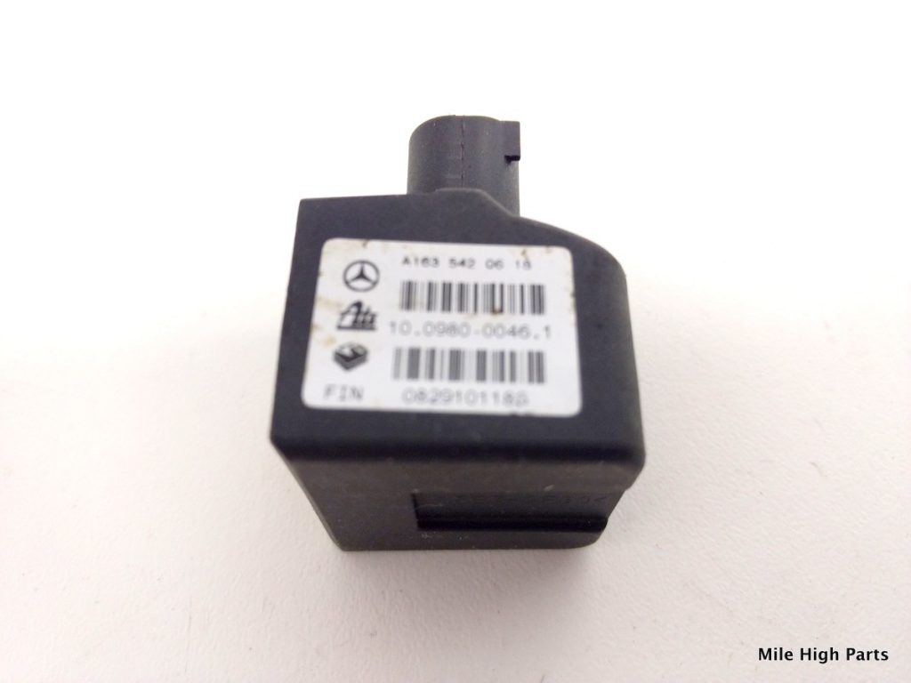 98 05 Mercedes Lateral Acceleration Sensor ML SLK C Class A1635420618