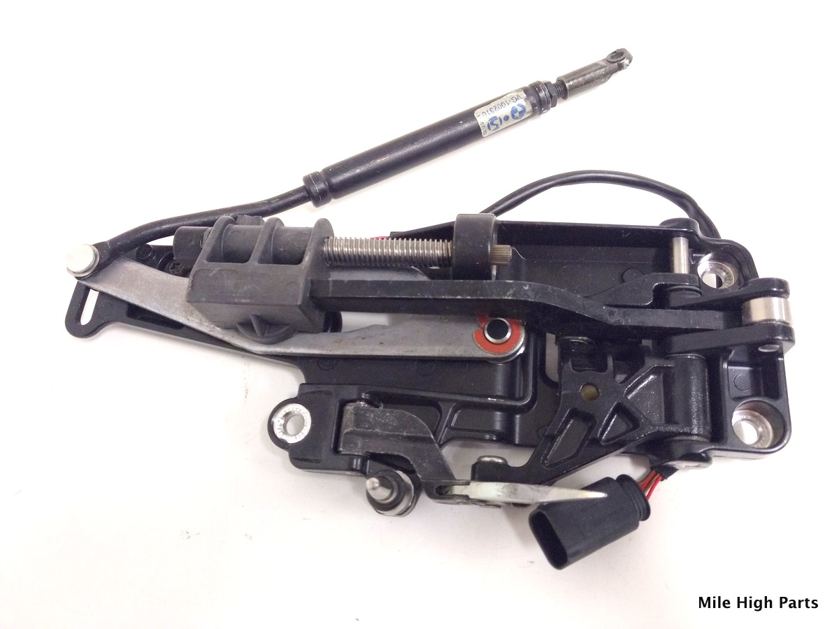 LOW MILES 2010 DATE 0006 BMW E46 3 Series Convertible Top Lock Pair