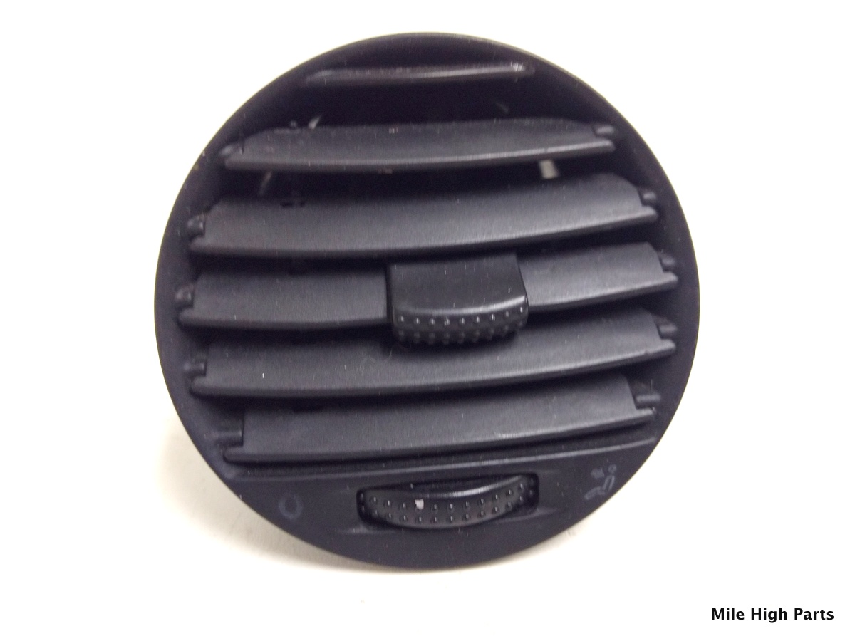 9805 Volkswagen Beetle OEM Right Passenger Air Vent 1C0819704