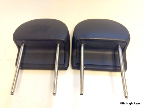 2006 – 2009 Volkswagen VW MK5 GTI Front Headrest Set Black Leather OEM - Image 4