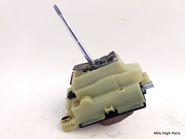 01-05 Mercedes Benz C Class Floor Shifter Assembly 2032675224 - Image 3