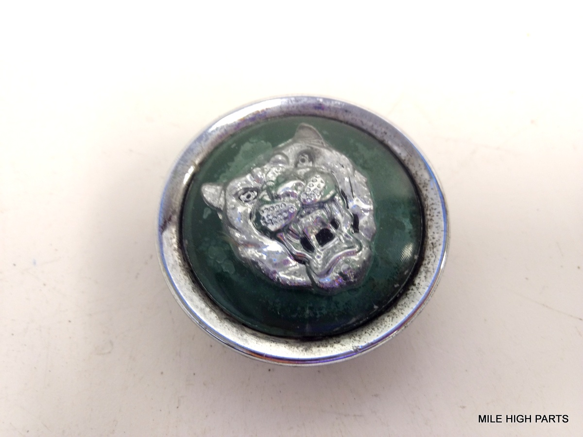 9812 Jaguar XJ6 XJ8 SType Vanden Plas Factory Wheel Center Cap Single