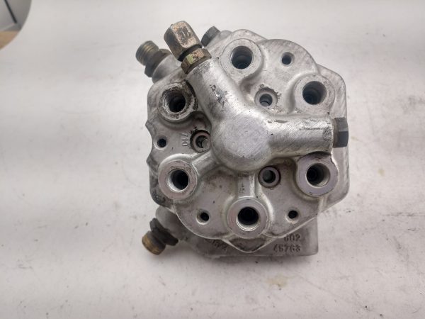 90-93 Mercedes Benz R129 SL500 300CE Fuel Distributor 0438101044