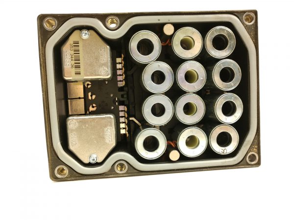 2003-2005 Range Rover Land Rover ABS Brake Pump Control Module 0265950056 - Image 2