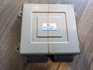 2004 2005 Mazda 3 2.3L L4 Engine Computer ECU L37418881D