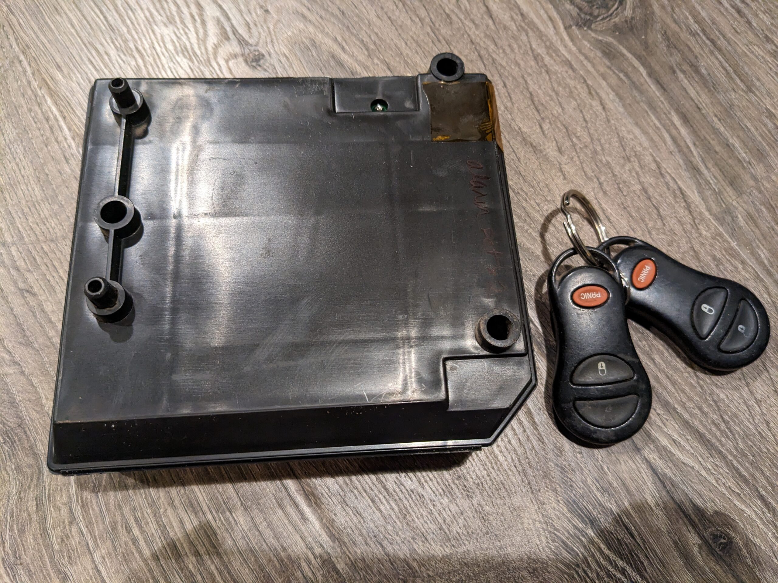 thumbnail image 2 of 2x Replacement Keyless Remote For 1999-2000 Dodge Dakota - Wholesale-24-7 W3379 2 of 6