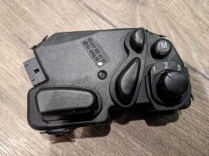 04-07 Mercedes W203 C230 C320 Passenger Right Seat Control Switch 2038214258