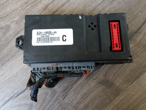2003 2004 Ford F150 F250 4X4 GEM Body Control Module 3L3414B205AA