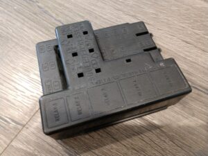 1998 1999 2000 2001 Ford F250 F150 Cabin Interior Fuse Junction Box Cover OEM