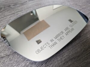 1998-2000 VW Beetle Passenger Right Side Mirror Glass PARTS ONLY 067016 010665